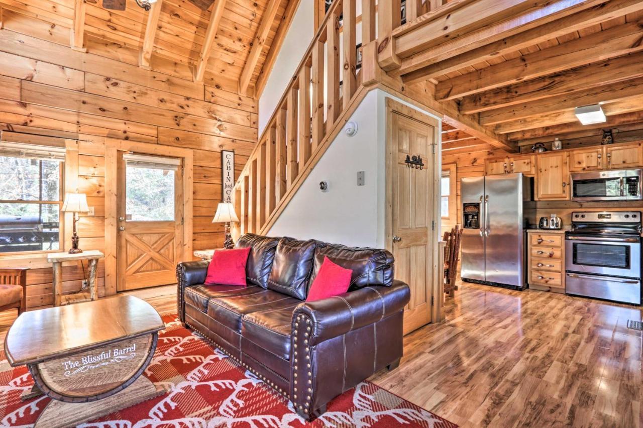 Cozy Cabin With Hot Tub In The Heart Of Pigeon Forge Villa Екстериор снимка