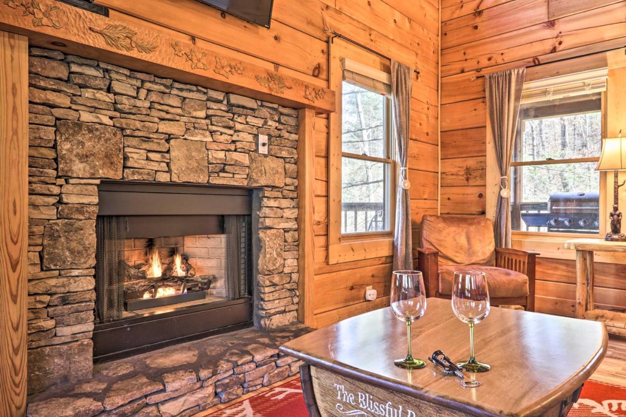 Cozy Cabin With Hot Tub In The Heart Of Pigeon Forge Villa Екстериор снимка