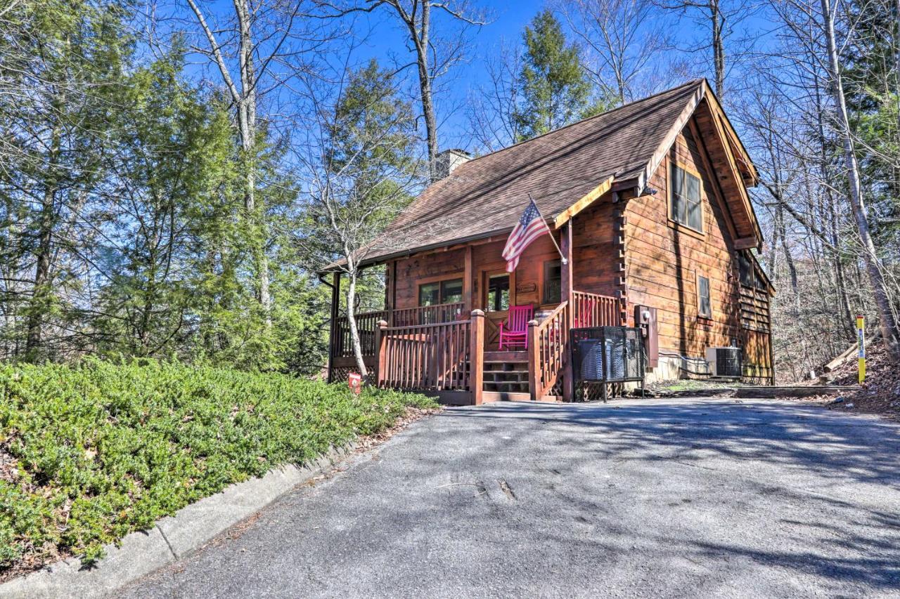Cozy Cabin With Hot Tub In The Heart Of Pigeon Forge Villa Екстериор снимка