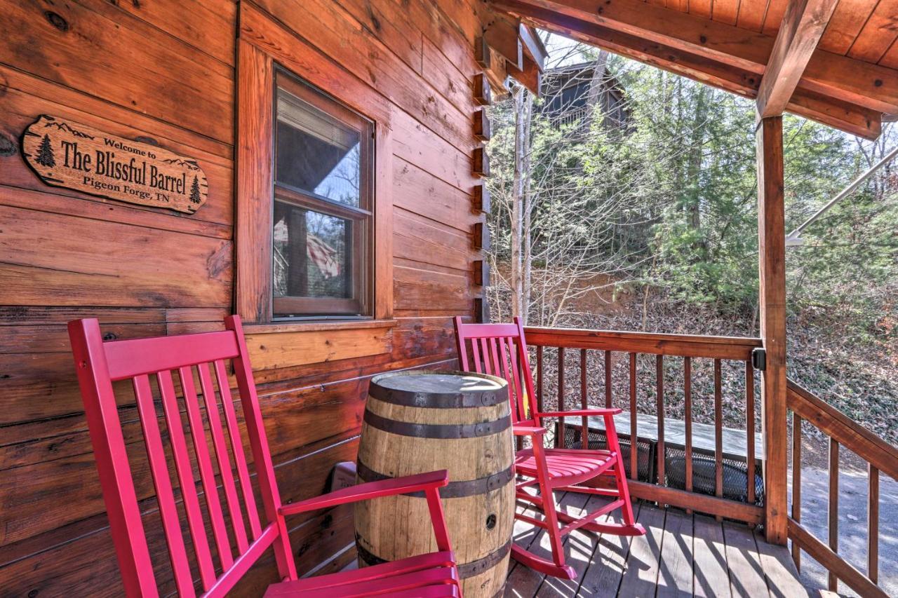 Cozy Cabin With Hot Tub In The Heart Of Pigeon Forge Villa Екстериор снимка